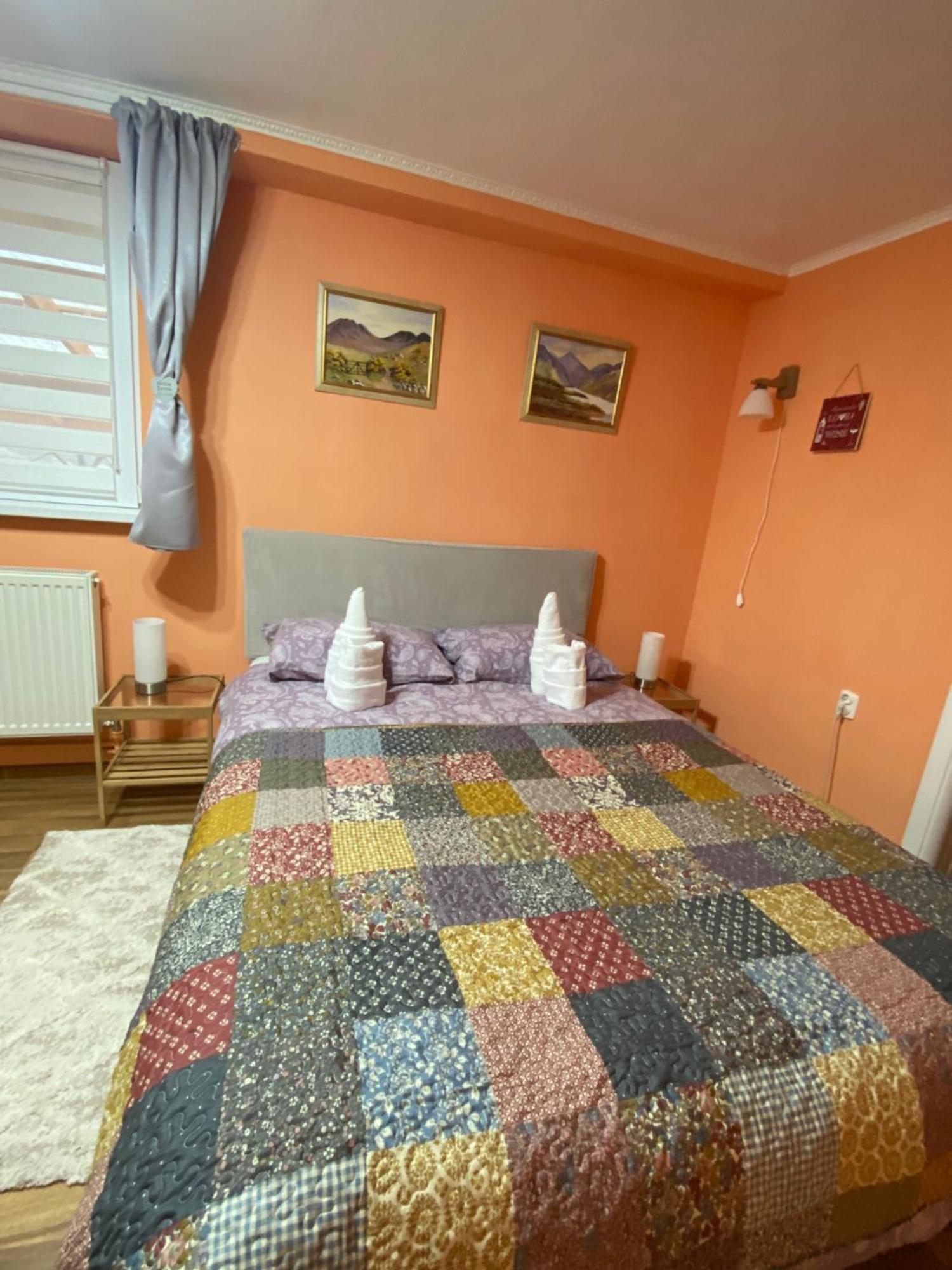 Casa Maya Oradea Bagian luar foto